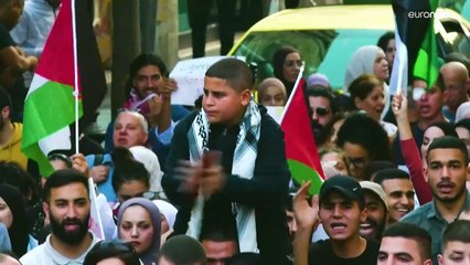 فلسطينيون في الضفة الغربية يشجبون زيارة ماكرون "بعد كل ما حكاه في تل أبيب"