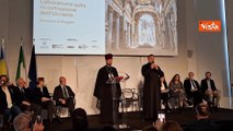 Ricostruzione dell'Ucraina, l'arcidiacono di Odessa canta 'O Sole Mio alla Triennale di Milano