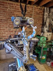 Dad builds £20k Short Circuit robot replica and takes it trick-or-treating for Halloween