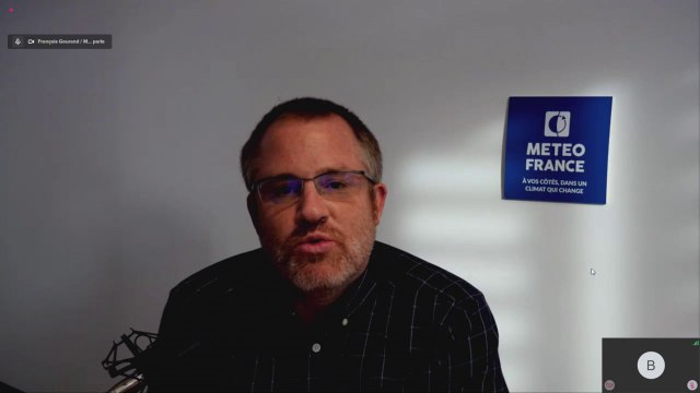 Tempête Ciaran: Météo France alerte sur les risques de chutes d'arbres liés aux rafales de vent et aux fortes pluies