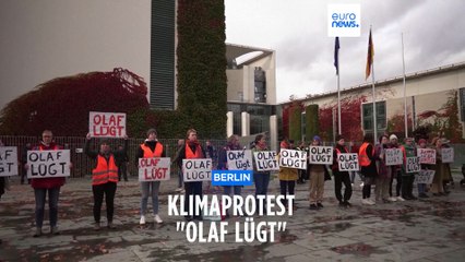 "Olaf lügt": Letzte Generation beschmiert Kanzleramt in Berlin
