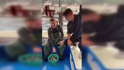 Fenerbahçe'nin Sırp yıldızı Dusan Tadic, İstanbul Boğazı'nda balık tuttu