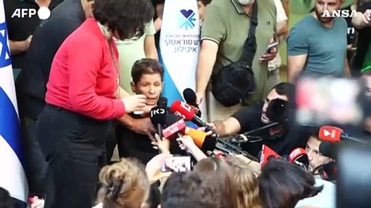L'ex ostaggio racconta: "Sono stata all'inferno"