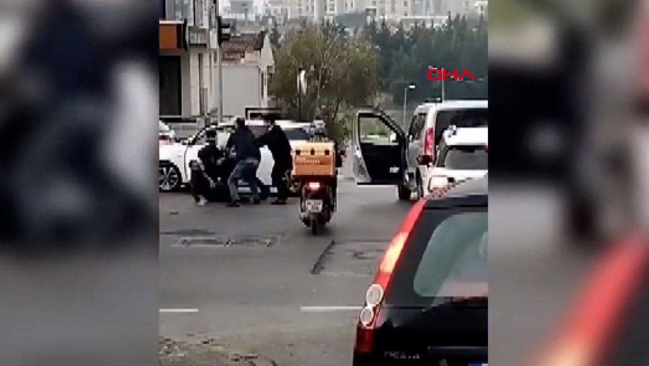 Ümraniye'de tekmeli yumruklu yol verme kavgası