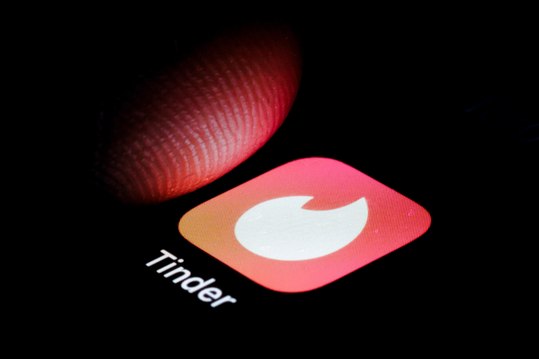 Tinder : vos proches peuvent désormais choisir vos matchs à votre place