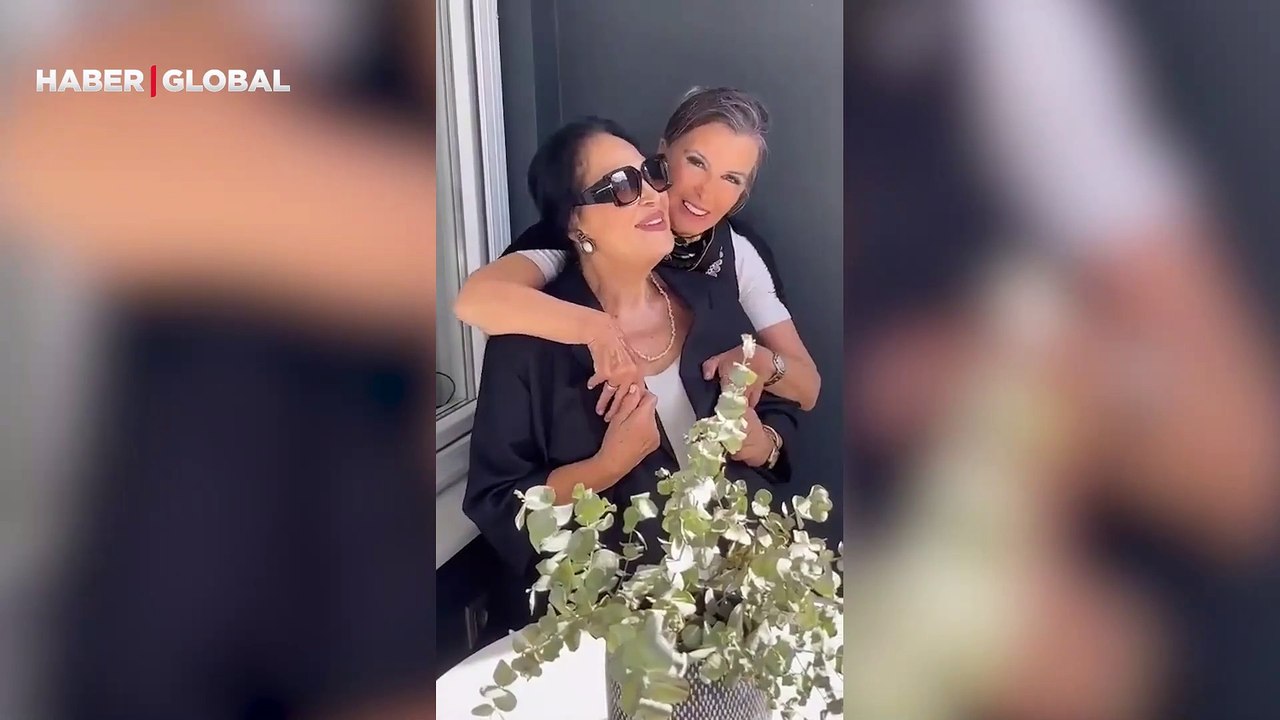 Filiz Akın ile Türkan Şoray bir araya geldi: "İki Cumhuriyet kadını arkadaş buluştuk"