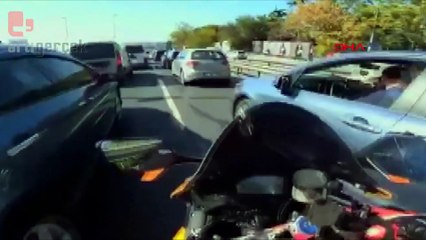 Motosiklet kazası kask kamerasında