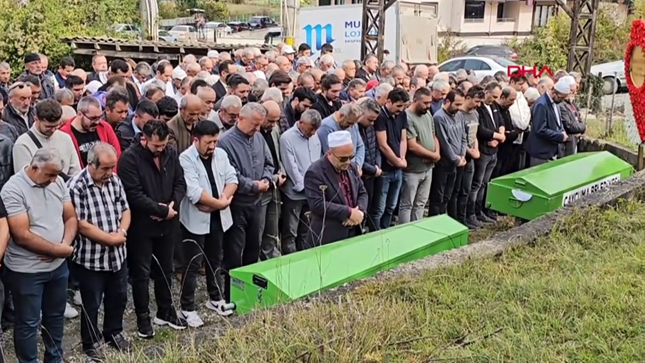 Emekli Uzman Çavuş Ailesini Öldürdü, Sonra İntihar Etti