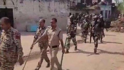 भिण्ड: चुनाव को लेकर पुलिस अलर्ट, ग्रामीण इलाकों में निकाला फ्लैग मार्च