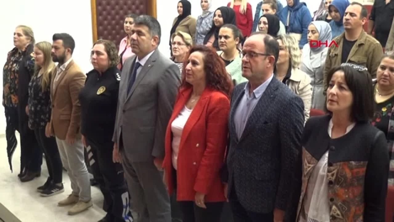 Edirne'de İlkokul Öğrencilerinden Geri Dönüşüm Defilesi