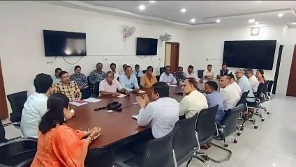 जिला निर्वाचन अ​धिकारी ने राजनीतिक दलों को कही ये बड़ी बात...