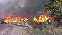 Kastamonu'da bir köyde çıkan yangında 40 ev ve ahır küle döndü