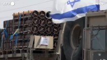 Israele, camion militari israeliani si avvicinano alla Striscia di Gaza