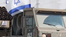 Israele, camion militari israeliani si avvicinano alla Striscia di Gaza