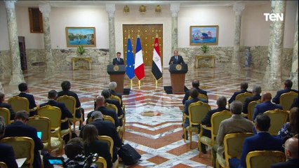 الرئيس السيسي: الرئيس ماكرون تفهم أن عملية نزوح الفلسطينيين للأراضي المصرية أمر شديد الخطورة