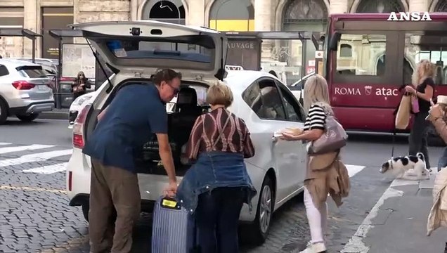 Roma, i tassisti: Tre euro in piu' a corsa e aprire via dei Fori Imperiali