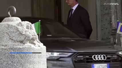 Ο όμιλος Μπερλουσκόνι «αποκεφάλισε» από την παρουσίαση εκπομπής τον πρώην σύντροφο της Μελόνι