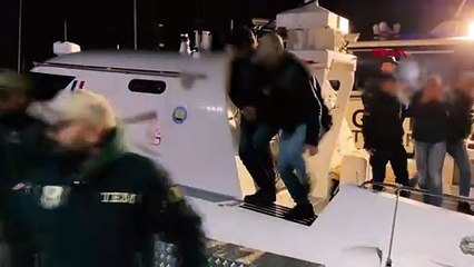 Gökçeada'da FETÖ/PDY Operasyonu: 11 Şüpheli Yakalandı