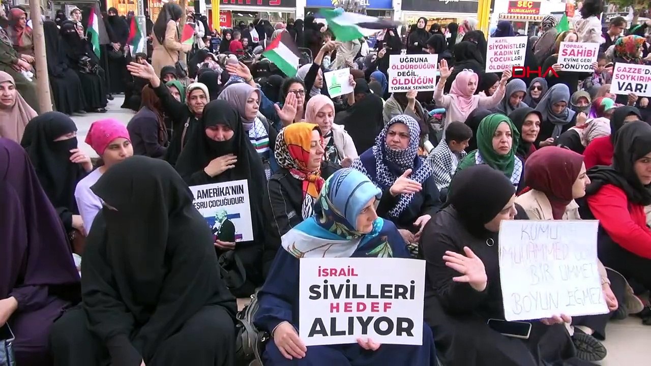 BATMAN'DA KADINLARDAN FİLİSTİN'E DESTEK İÇİN SESSİZ OTURMA EYLEMİ YAPTI