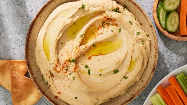 Yes, You Can Have The Creamiest Hummus With Canned Chickpeas—Here’s How