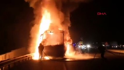 Antalya’dan İstanbul’a gidiyordu: 15 yolcunun olduğu otobüs alev topuna döndü!