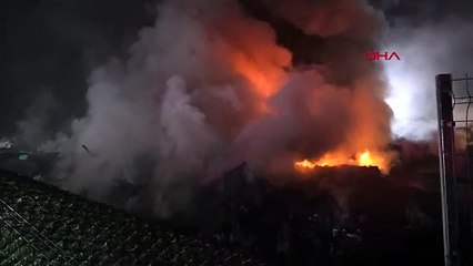 Bursa'da Geri Dönüşüm Malzemeleri Yangını Kontrol Altına Alındı
