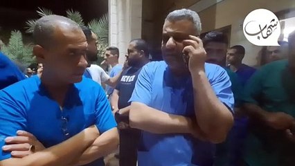 لحظة تلقي الدكتور محمد الرن رئيس قسم الجراحة في مستشفى الإندونيسي والدكتور مؤيد الرن خبر قصف منزليهما