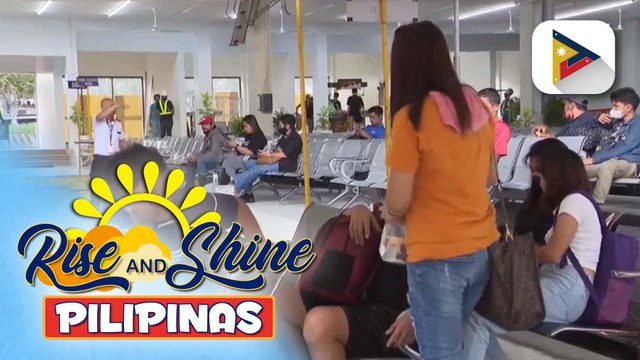 Mga biyahero, piniling umuwi nang maaga para hindi sumabay sa dagsa ng tao