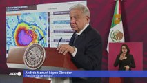 Presidente de México viaja a Acapulco, incomunicado tras paso de huracán Otis