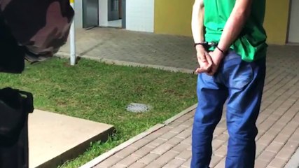 Com facão, homem rouba iPhone, mas é "entregue" pela localização do aparelho