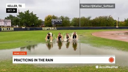 Rain doesn't slow down this softball team in Texas