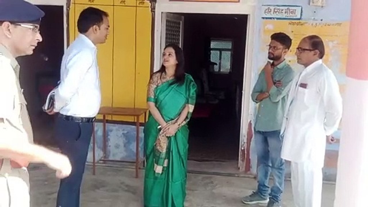 संभागीय आयुक्त आरूषि मलिक का विधानसभा क्षेत्र राजगढ़-लक्ष्मणगढ़ का दौरा