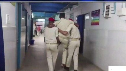शराब के नशे में धुत बाइक चालक ने SI समेत 4 पुलिस कर्मियों को मारी टक्कर, अस्पताल में भर्ती