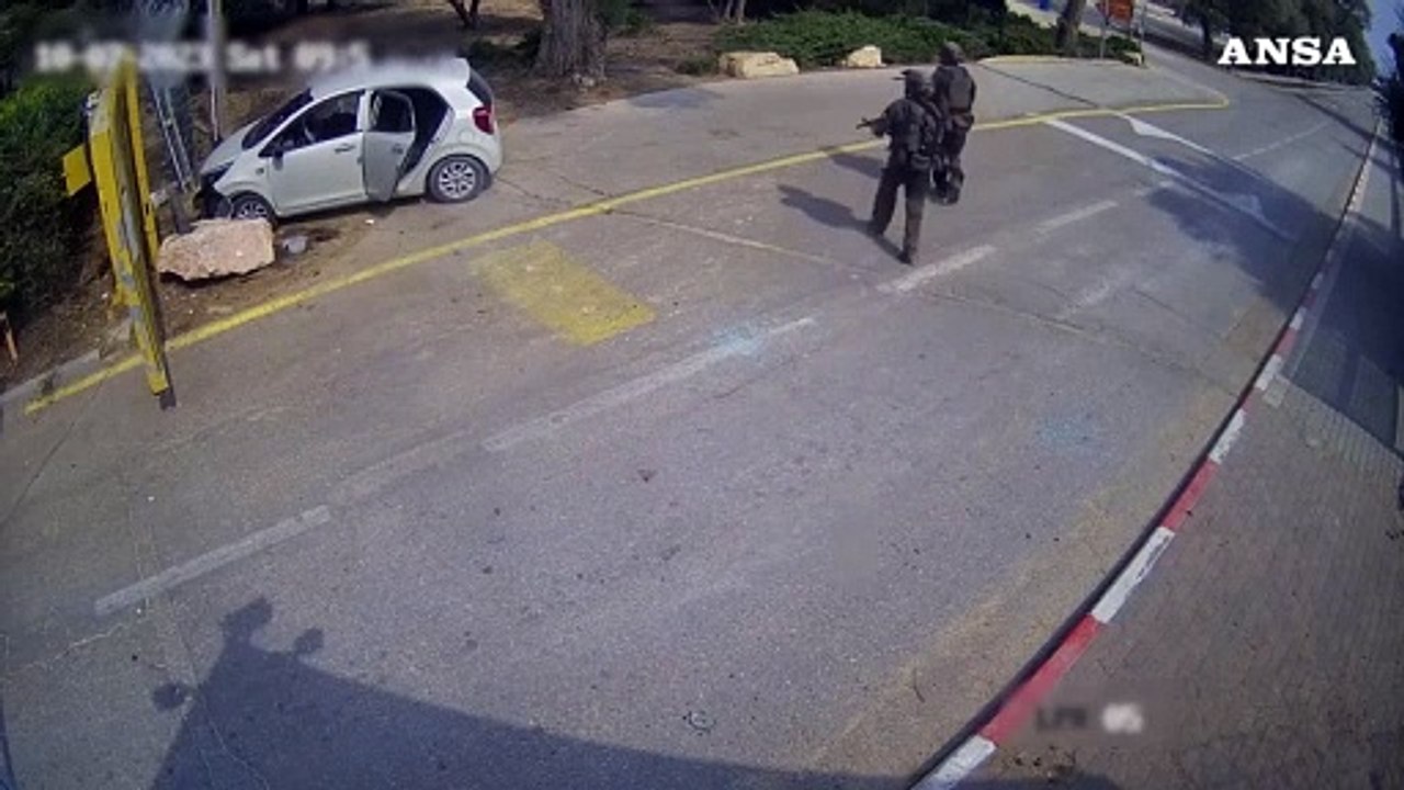 Israele, spunta un nuovo video dell'esercito: uccisi 3 terroristi e salvati civili