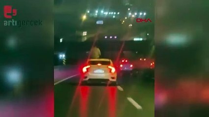 Arabanın üstünde akıl almaz yolculuk