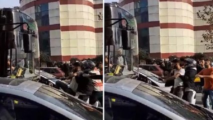 Esenyurt'ta yol verme tartışması kamerada