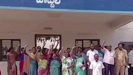 విజయనగరం: "మద్యం తాగి నిద్రపోతున్నాడు... పని చేయడం లేదు"