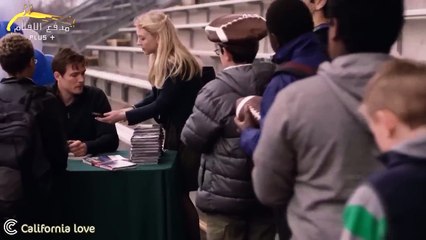 ممثل مشهور بيقع في حب مساعدته الخجولة في السر، لكنه بيعاملها كإنه بيكرها