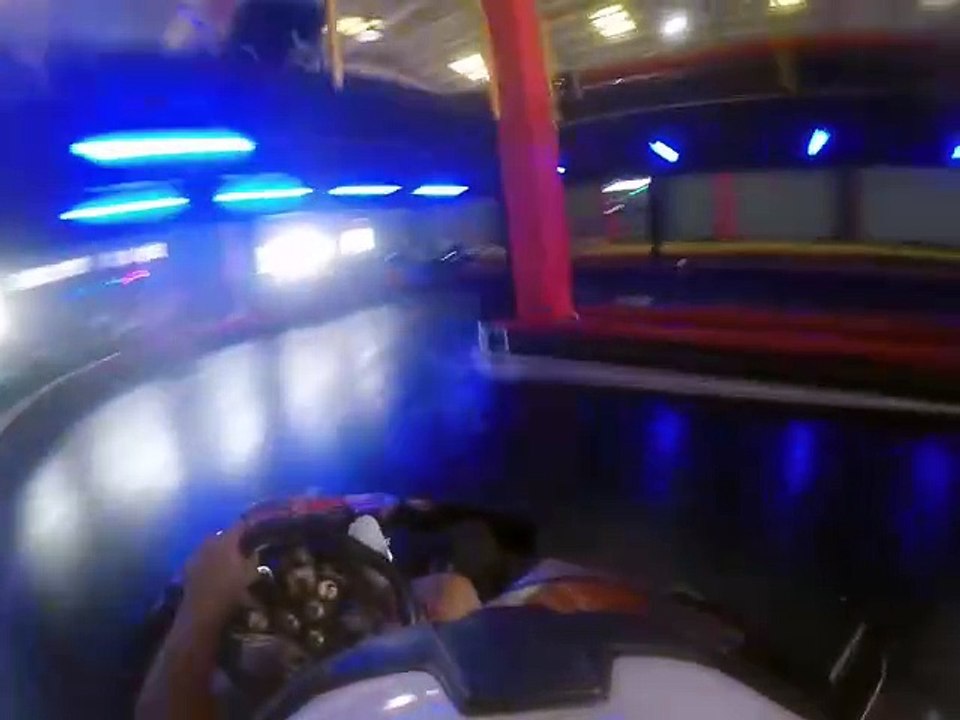 ¿Cómo se siente_ Conducir un kart -_gb_ How it feels_ Drive a kart -_cn_ 感觉怎么样_ - _in_कैसा महसूस करें_