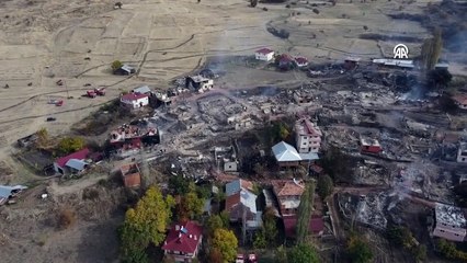 L'état définitif du village où 47 maisons ont été réduites en cendres ! C'est devenu une zone de guerre