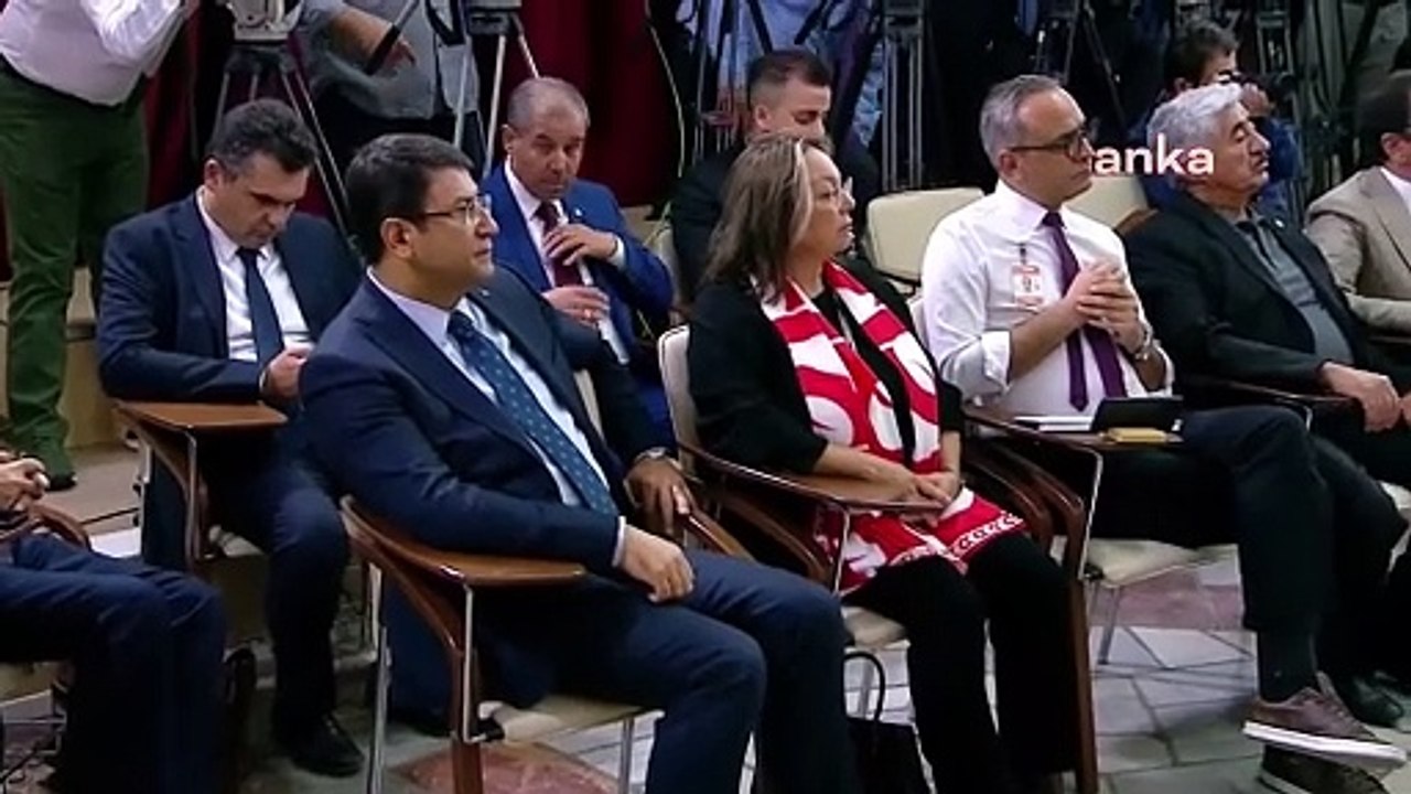 Ali Babacan： ＂Nous espérons que Can Atalay sera libéré immédiatement et qu'il commencera son service ici immédiatement＂