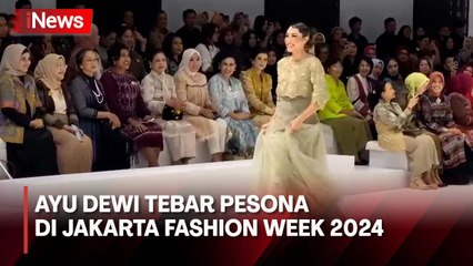 Intip Gaya dan Centilnya Ayu Dewi Jadi Model di Jakarta Fashion Week 2024