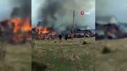 Yaylada ahşap evler alev alev yandı