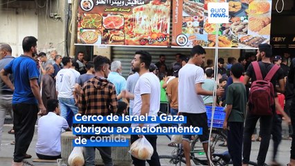 Longas filas de espera em Gaza para um pedaço de pão