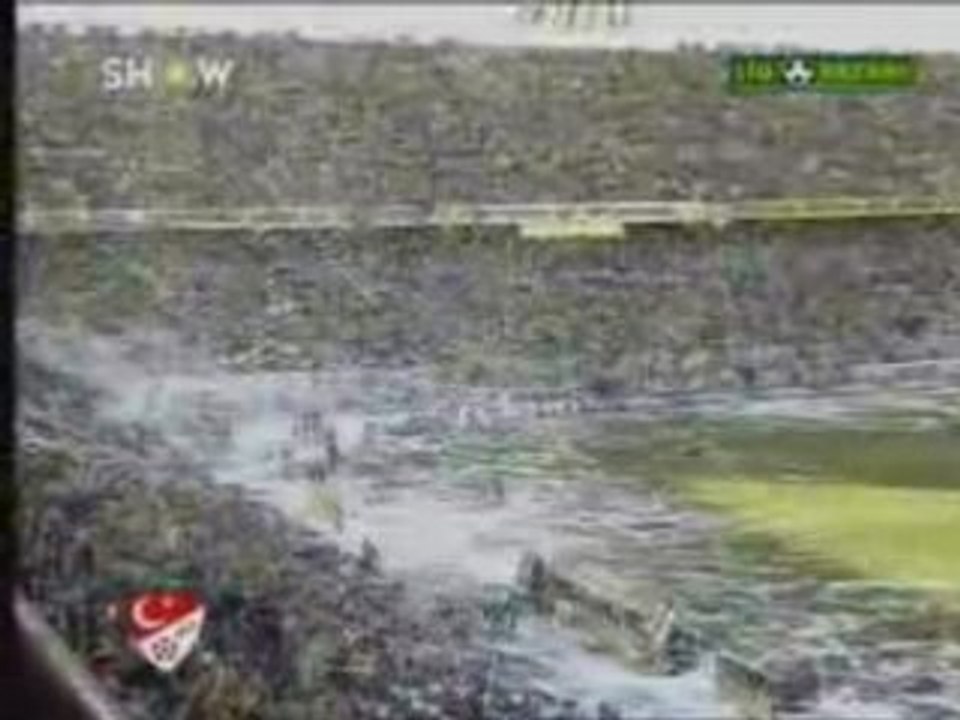 FENERBAHCE FANS  - THOUSANDS CONFETTI ON AIR !
