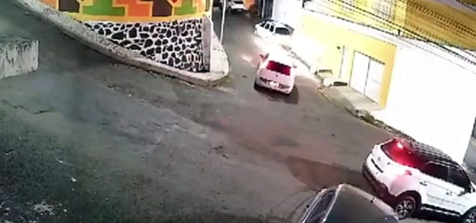 Estudante tem carro roubado no Candeal, em Salvador / Carro foi comprando há um mês e não tinha rastreador e seguro