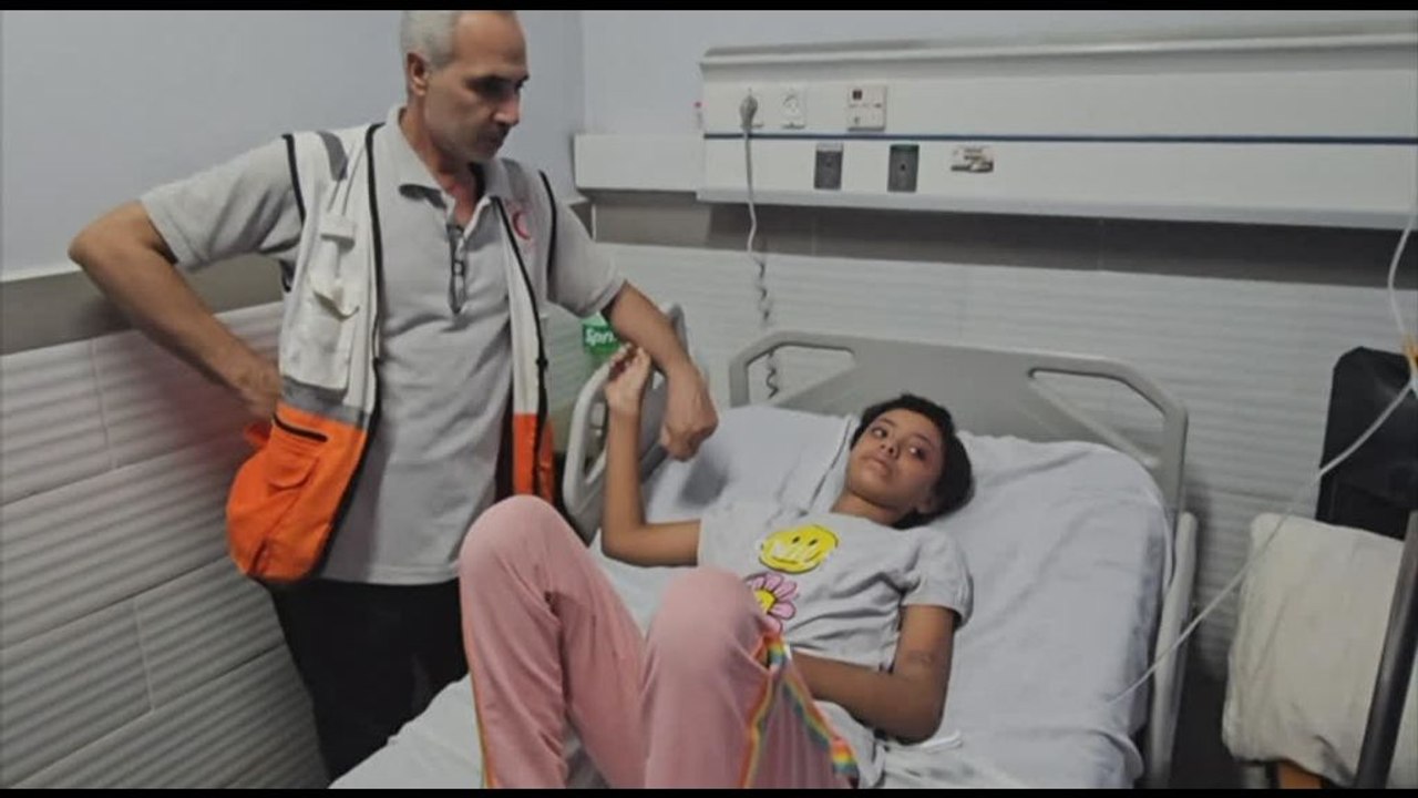 A Gaza una tredicenne ritrovata tra le macerie dopo 35 ore