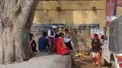 Скачать видео: धौलपुर: संदिग्ध अवस्था में युवक की हुई मौत, जानें पूरा मामला