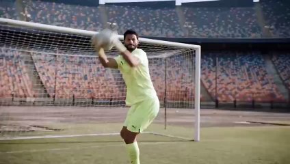 Le ballon officiel de la #CAN2023 "Pokou" en hommage de la légende ivoirienne Laurent Pokou