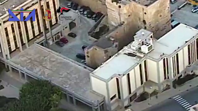 Adescamento e violenza sessuale su un minorenne, le pesanti accuse per lo youtuber di Castellammare del Golfo Davide Favalore.